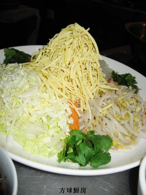 家常凉菜的做法（大白菜、豆芽、粉条、干豆腐）